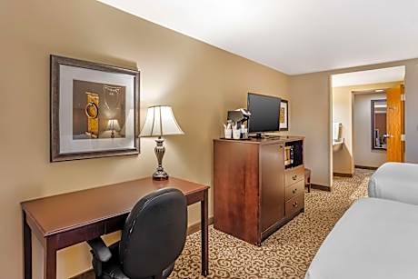 Queen Room with Two Queen Beds - Non Smoking