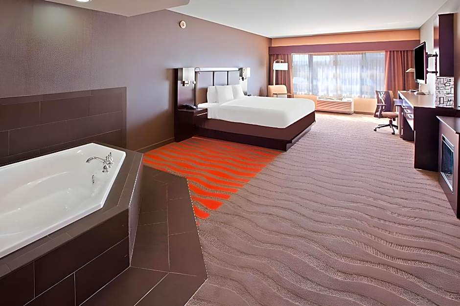 Holiday Inn Express Hotel And Suites Columbus Edinburgh By IHG