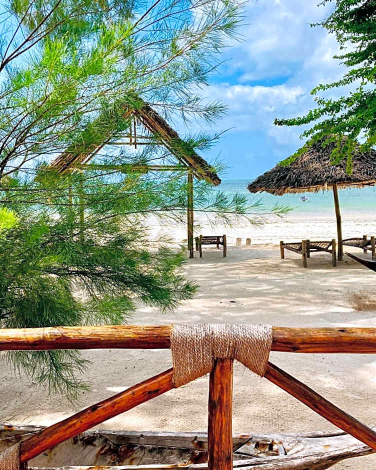 Kaure Sand Beach Lodge