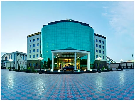 Golden Valley Hotel
