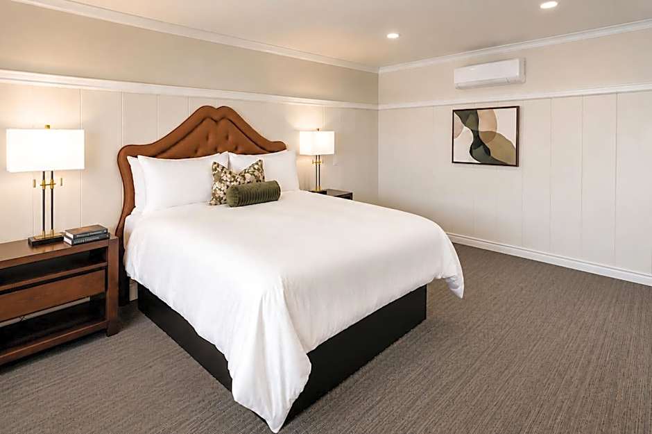Wayside Inn