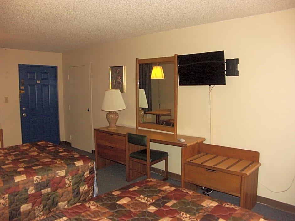 Deerwood Inn & Madison Campground