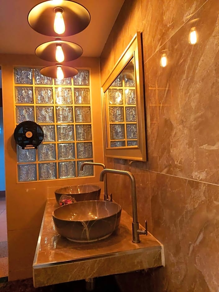 Suriwong Chumphon Hotel