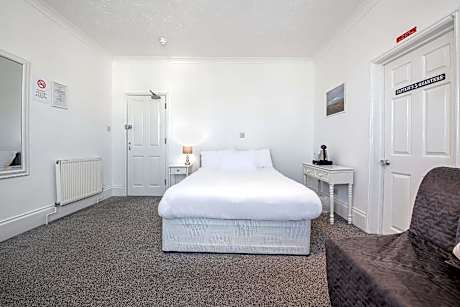 Deluxe Family 6 Beds - Smoking
