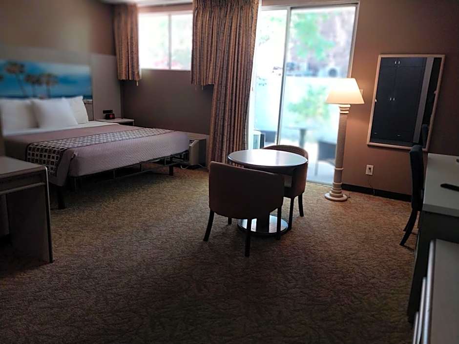 Hotel Pacific Garden near LAX and Sofi stadium