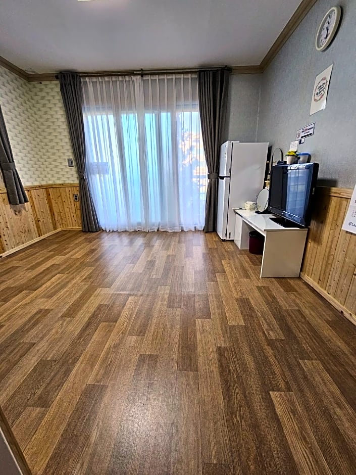 Yangyang Muhak Motel