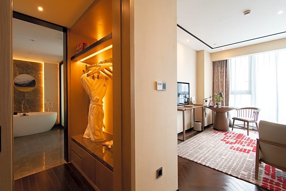 Ramada Plaza Wyndham Wenzhou Cangnan