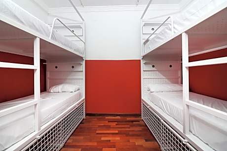 Bed in 8-Bed Mixed Dormitory Room with Private Bathroom