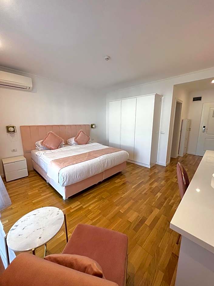 Krystal Boutique Mansion