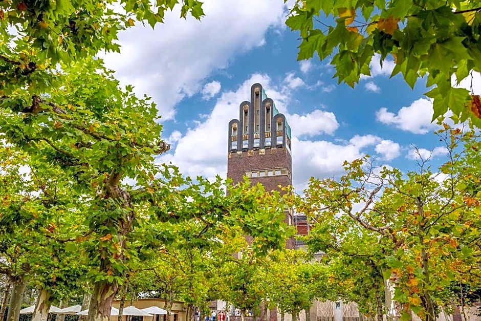 T H E Darmstadt