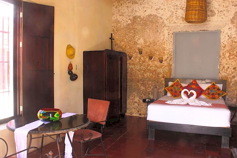Casa Aluxes Hotel