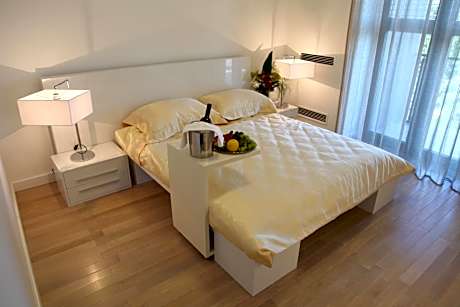 Twin Room with City View