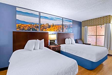 Double Room with Two Double Beds - Smoking