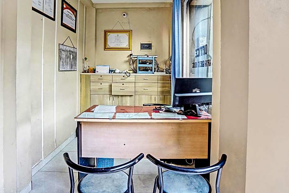 OYO Life 92190 Arya Guest House