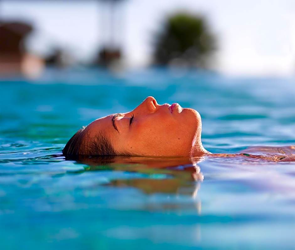 Regency Country Club, Apartments Suites