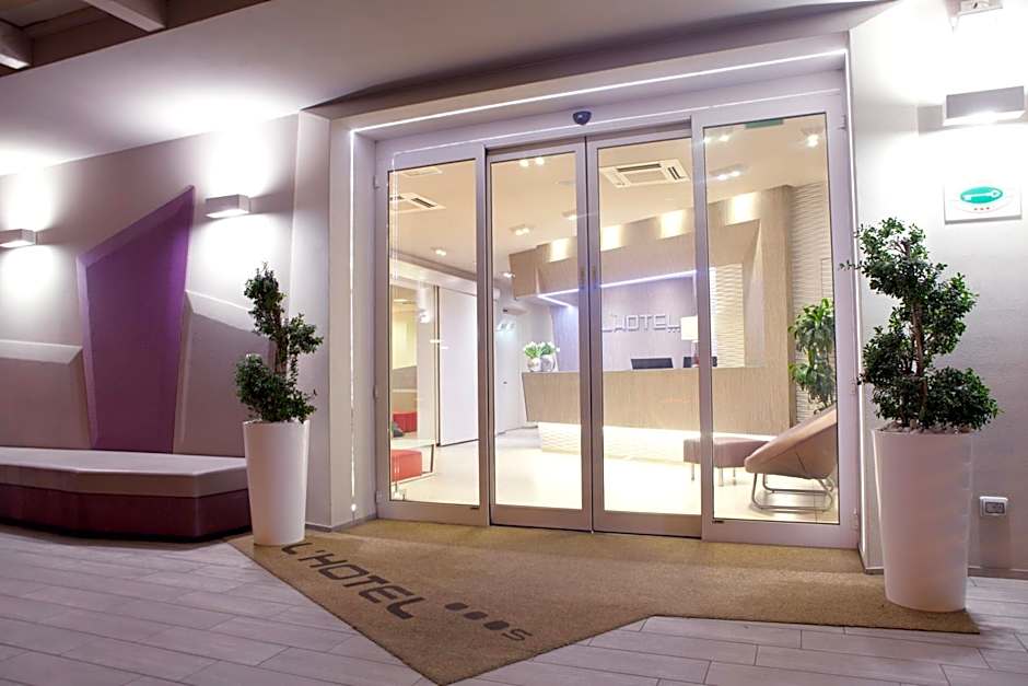 L'Hotel