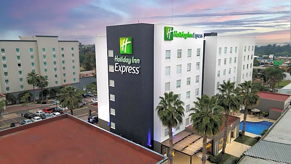 Holiday Inn Express & Suites Guadalajara Aeropuerto By IHG