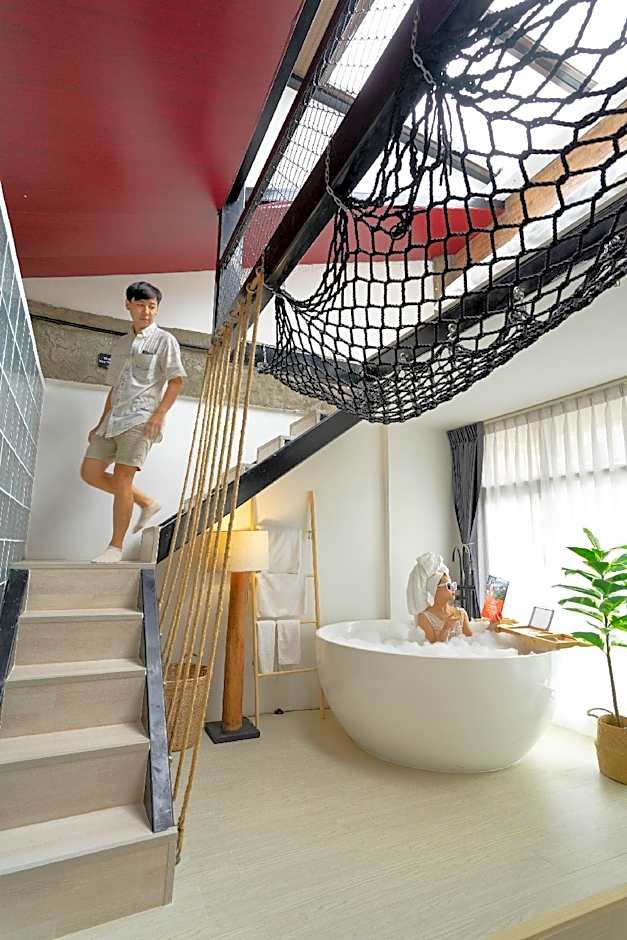 YOLO Bangkok Boutique Hotel