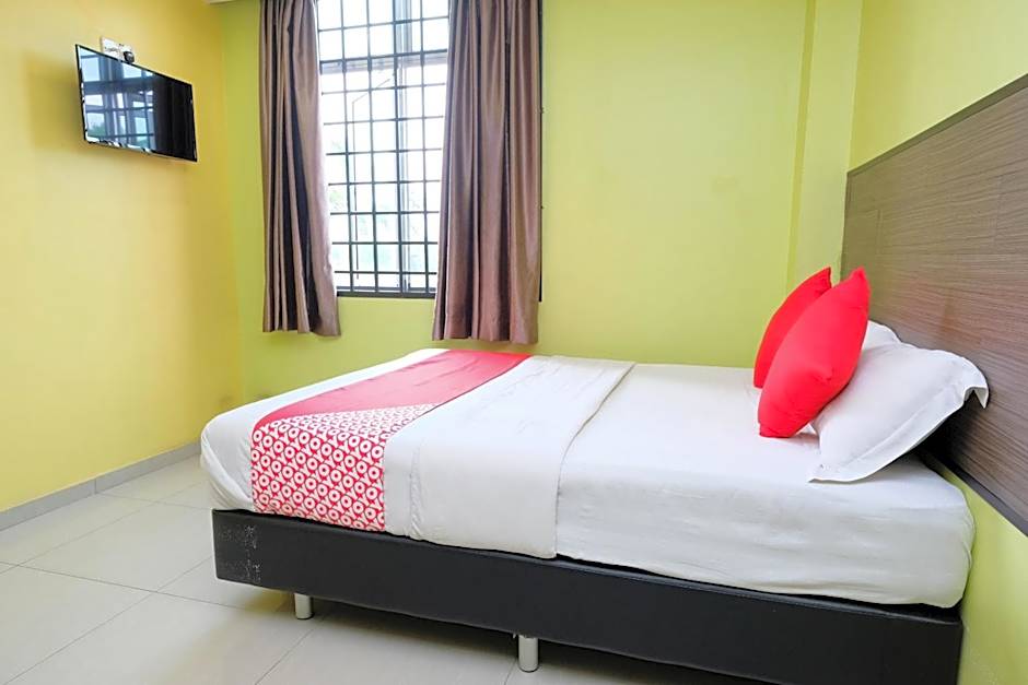 Hotel De' Tees, Masai Utama