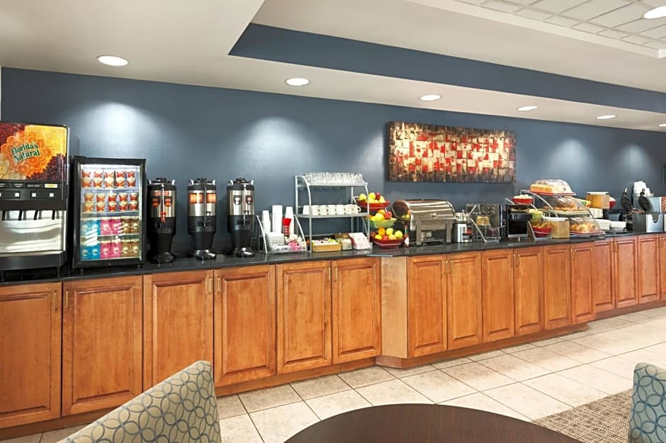 Wingate by Wyndham Fargo
