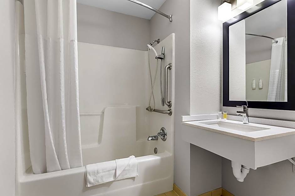 Microtel Inn & Suites By Wyndham Prairie Du Chien