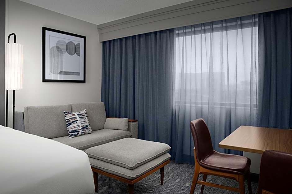 Courtyard by Marriott Dallas Addison/Quorum Drive