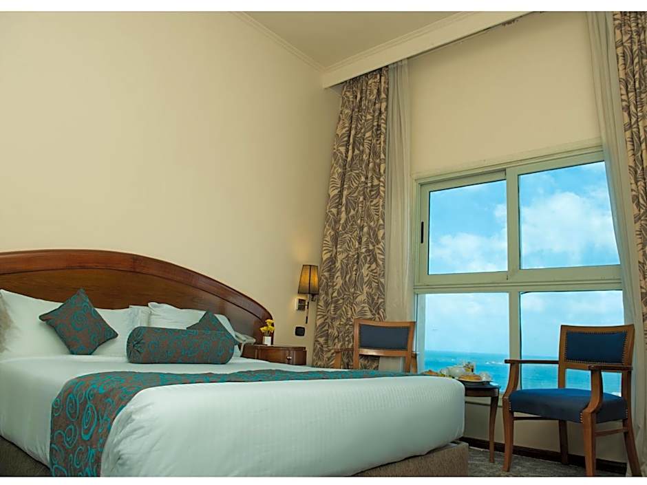 Cherry Maryski Hotel