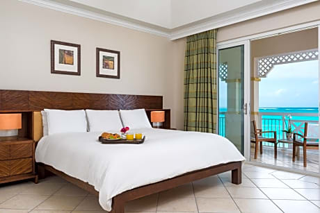 Four Bedroom Oceanfront King Suite 