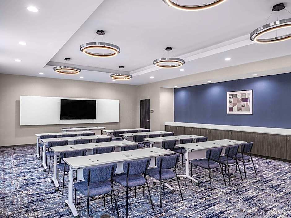 La Quinta by Wyndham Chelsea Birmingham