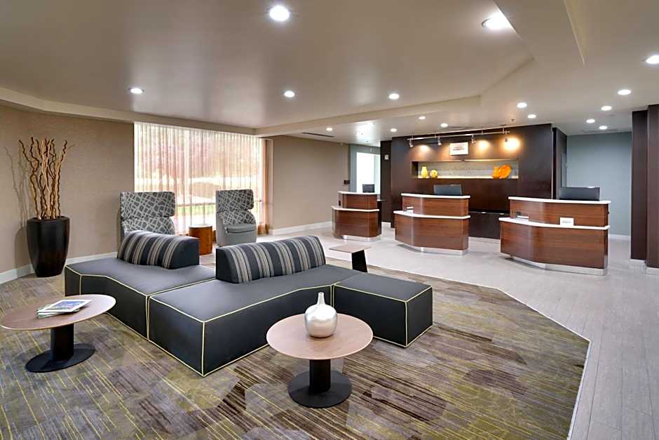 Courtyard by Marriott Charlotte Airport LoSo