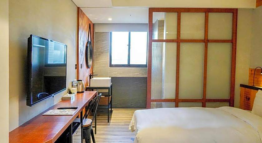 Central Land Hotel