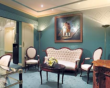 Double or Twin Room with Extra Bed