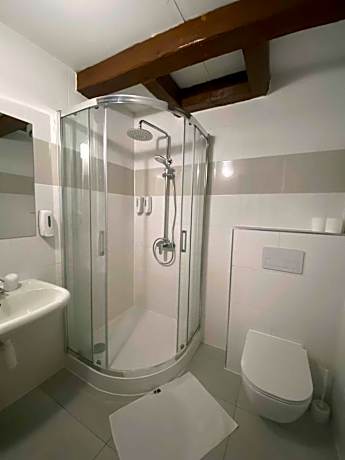 Twin Room with Private Bathroom