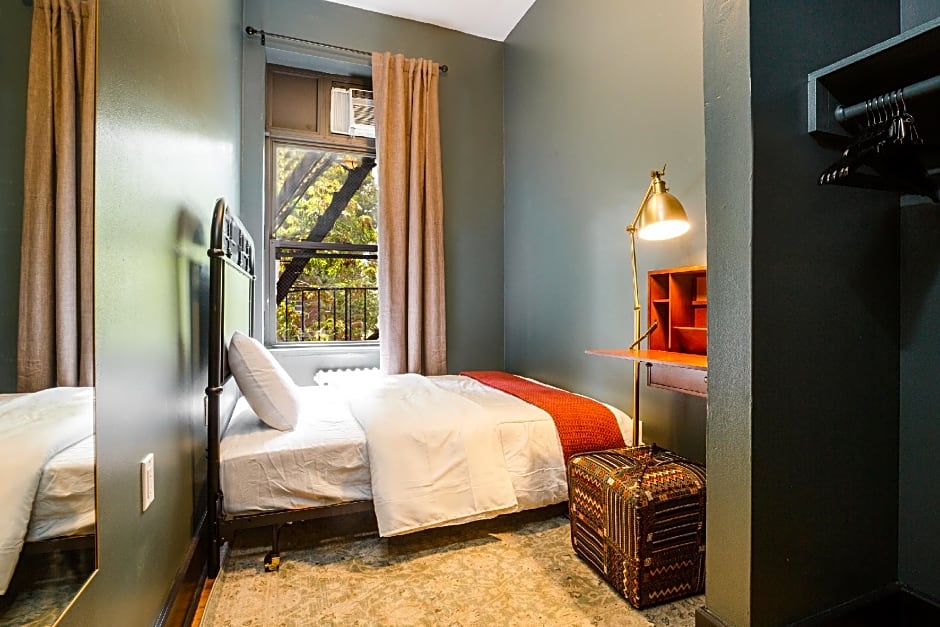 Photo 1 of 1 of 1 Double Bed, View