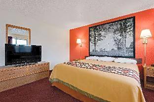 Hillside Inn & Suite