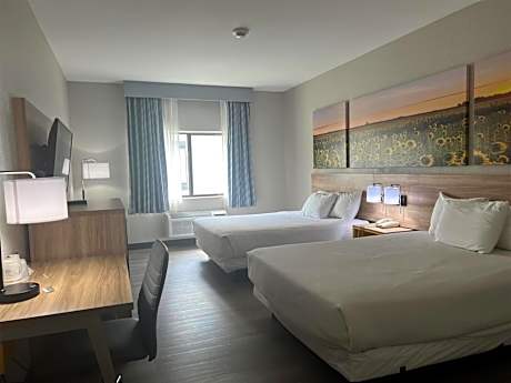 Queen Room with Two Queen Beds - Non-Smoking