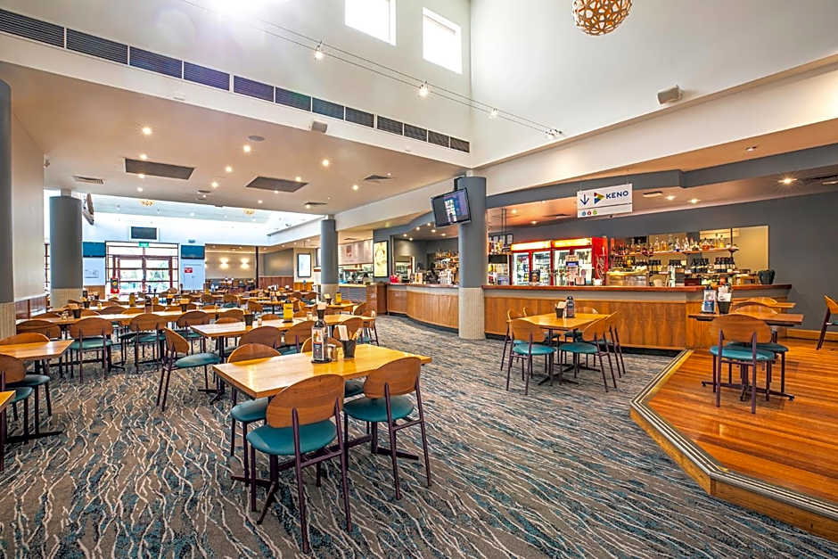 Nightcap at York on Lilydale