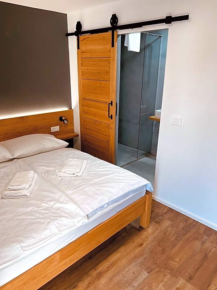 PJ Hotel Cerklje - 5min to Airport - Free Parking