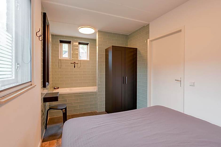 Het Huys Ewijk mooi luxe en een laadpaal