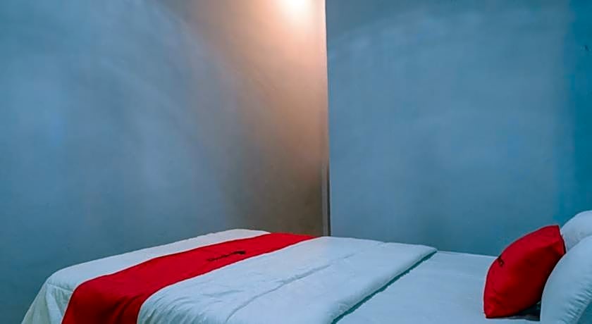 RedDoorz near Pasar Batang