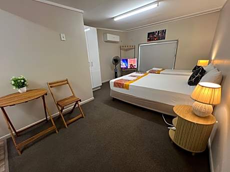 Twin Room with External Shower