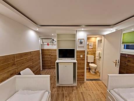 Standard Zweibettzimmer im Souterrain