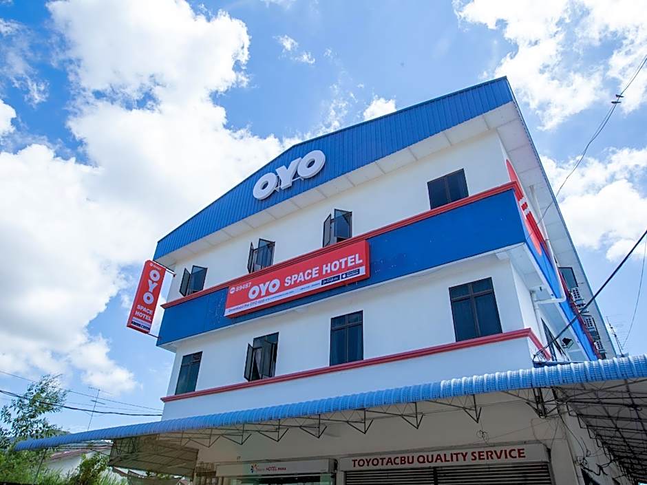 OYO 89487 Space Hotel