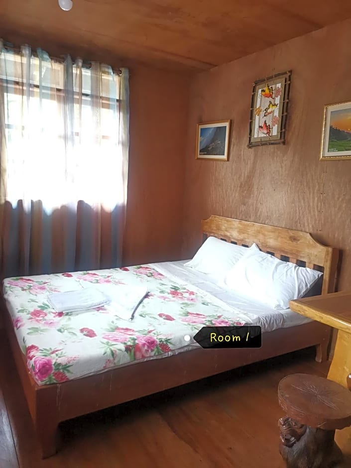 7th Heaven Lodge and Cafe