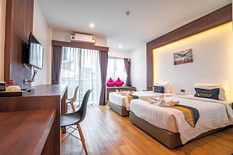 Superior Double or Twin Room with Pool View