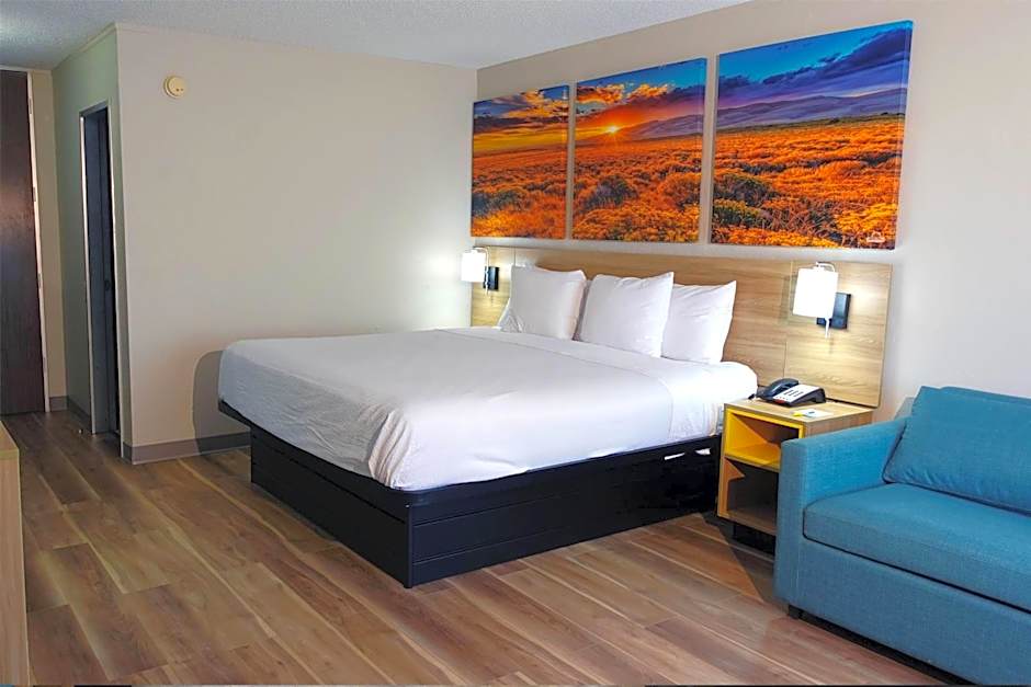 Days Inn by Wyndham Norman