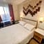 ITH Surf City Hostel Hermosa Beach