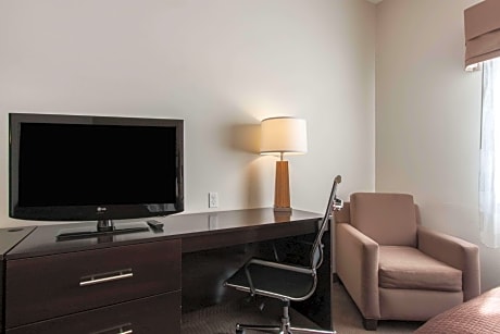 Queen Room with Two Queen Beds - Accessible/Non-Smoking
