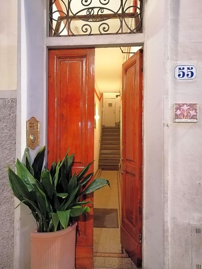 Tre Gigli Firenze BB, 5 minutes from station, via Palazzuolo 55