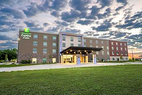 Holiday Inn Express & Suites Cedar Rapids NW - Marion By IHG